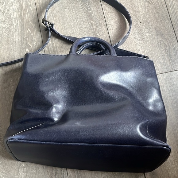 Matt & nat vintage satchel in navy with shoulder strap - Picture 5 of 15